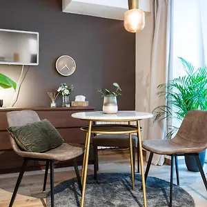 Cozy Modern In Prague's Absolute Center Apartment
