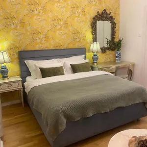 Nana Flat Apartment